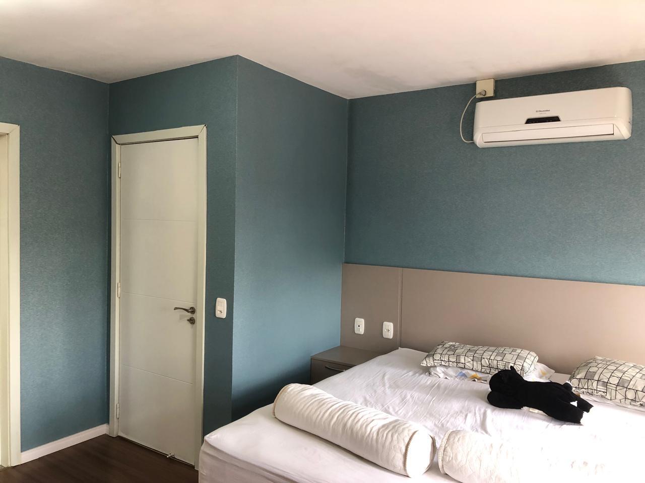 <p><strong>Transforme o ambiente</strong> com incríveis Papéis de Parede. Na hora da compra, não esqueça de considerar vãos, portas e janelas no cálculo de medidas.</p>
